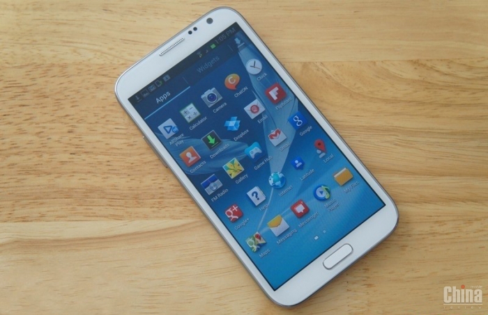 5,5-дюймовый клон Samsung Galaxy Note II от компании Star