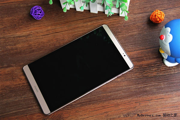 Фотообзор планшета Huawei Mediapad М2