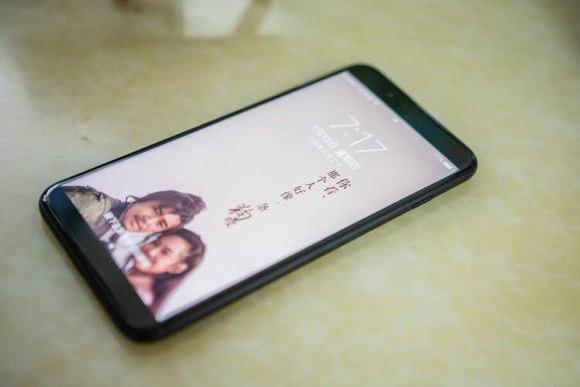 Смартфон Xiaomi X1 показали на первом "живом" фото