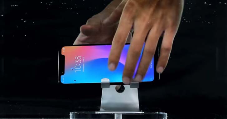 Флагман Xiaomi Mi8 подвергли водным процедурам