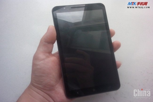 Galaxy Note 2 еще не вышел, но уже есть клон N9776 (фото)