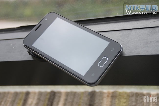4-дюймовый Android-смартфон VSun i9 на базе двухъядерного МТ6577 всего за $ 80 (видео)