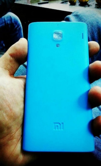 Шпионское фото Xiaomi Red Rice в голубом цвете на базе MT6589T