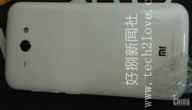 Обновленный дизайн молодежной версии Xiaomi Mi2s на шпионских фото