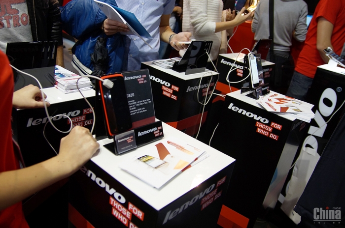 Китайцы на выставке CEE 2013 (Lenovo)