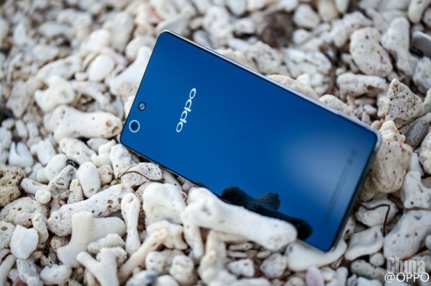 Oppo R829 – стильный смартфон небольших размеров
