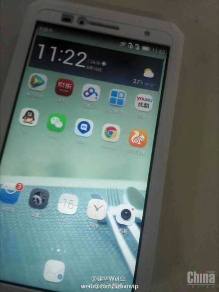 Смартфон среднего класса Huawei со сканером отпечатков пальцев