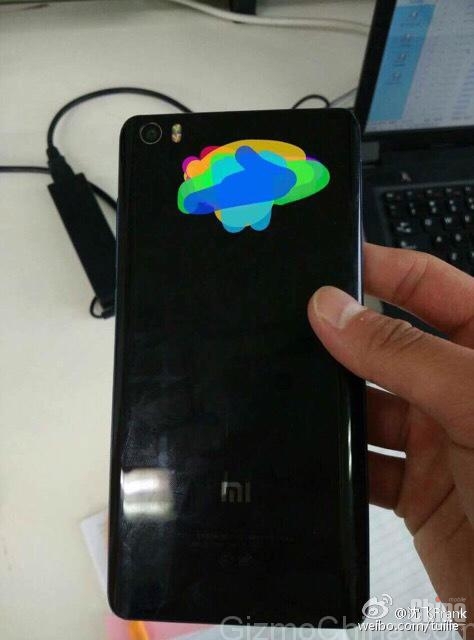 Новые фото и тест Antutu грядущего флагмана Xiaomi