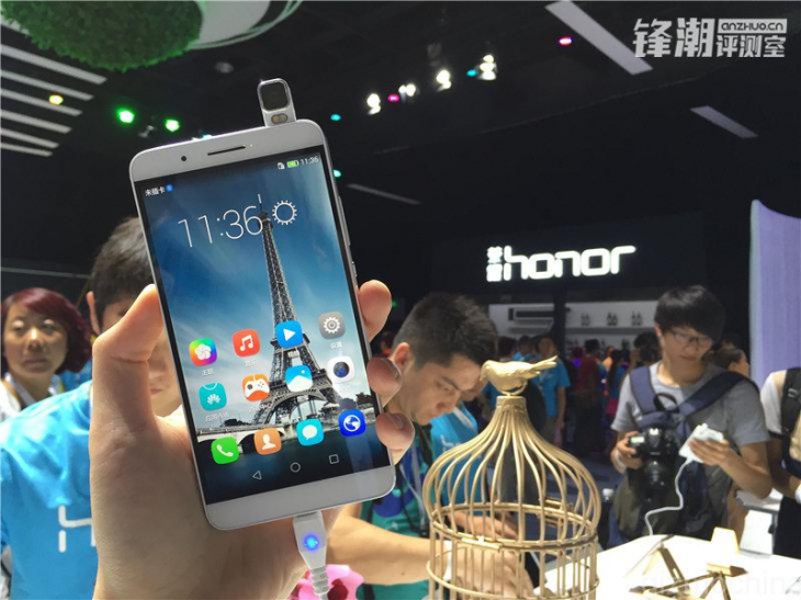 Видео и фотообзор Huawei Honor 7i с поворотной камерой