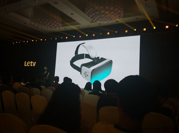 LeTV представила гарнитуру виртуальной реальности Pro Helmet