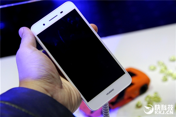 Huawei Enjoy 5S – недорогой 5-дюймовый смартфон из металла и со сканером