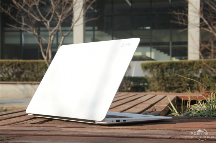Фотообзор бюджетного ноутбука Cube Cloudbook на двух ОС