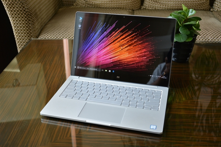 Xiaomi Mi Notebook Air показан изнутри