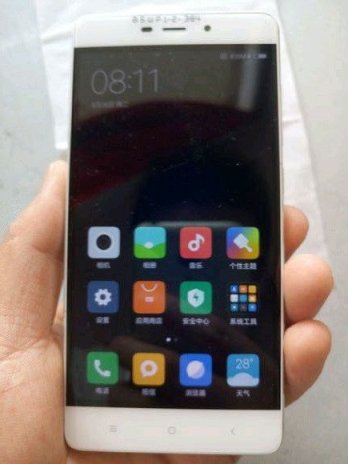 Xiaomi Redmi 4 показан на «живых» фотографиях