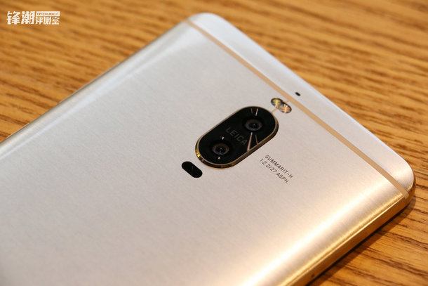 Huawei Mate 10 получит экран без рамок и хороший аккумулятор