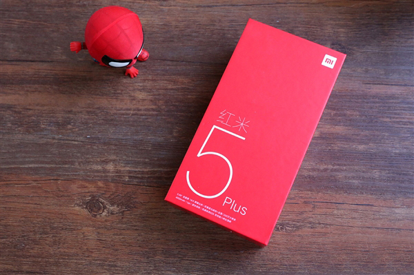 Появились фотографии распаковки Xiaomi Redmi 5 Plus
