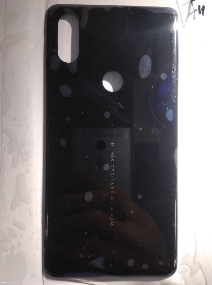 Xiaomi Mi Mix 3 может быть похож на iPhone X