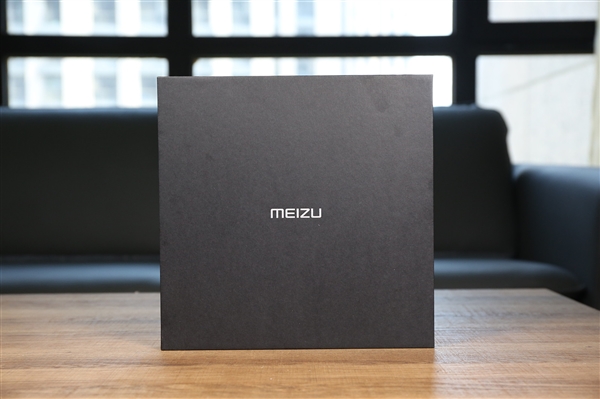 Meizu рассылает странные приглашения на свою презентацию