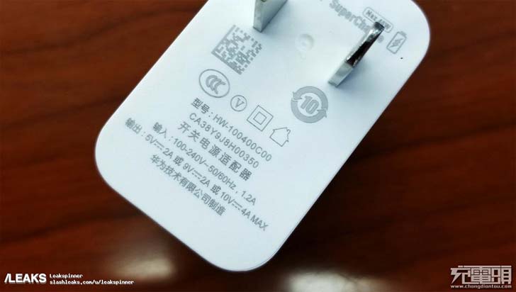 Живое фото 40 Вт зарядки Huawei подтвердило ее возможности