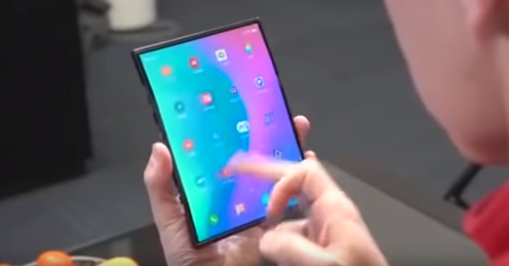 Сооснователь Xiaomi показал складной смартфон