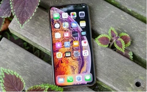 iPhone XS сильно упал в цене - теперь, это самый выгодный смартфон от Apple