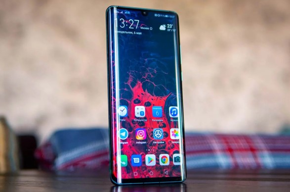 Прошлогодний флагман Huawei P30 Pro сильно упал в цене