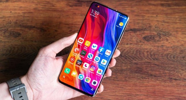 Смартфон Xiaomi Mi 10 рухнул в цене в Китае