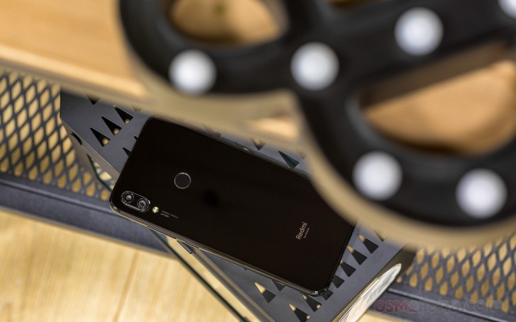 Xiaomi выпустила глобальную прошивку MIUI 12 на бюджетный смартфон 2019 года