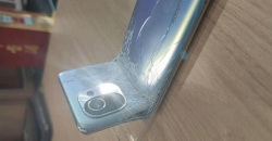Xiaomi Mi 11 сломался пополам
