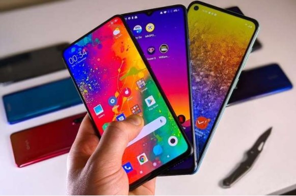 Какие 10 смартфонов стали самыми популярными в августе 2021 года