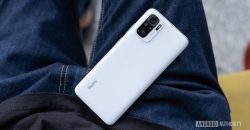 Xiaomi снимает продаж популярный смартфон 2021 года