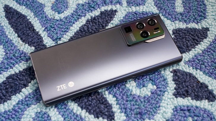ZTE представила флагман с 24 ГБ оперативной памяти и накопителем на 1 ТБ