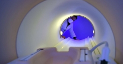 Женщина пострадала в аппарате МРТ из-за секс-игрушки