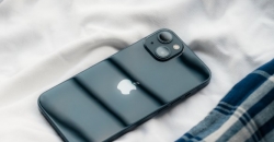 Apple официально предостерегает от сна рядом с айфонами из-за потенциальной опасности