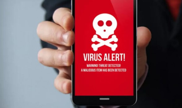 Українців попередили про віруси, які можуть бути встановлені на смартфон виробником
