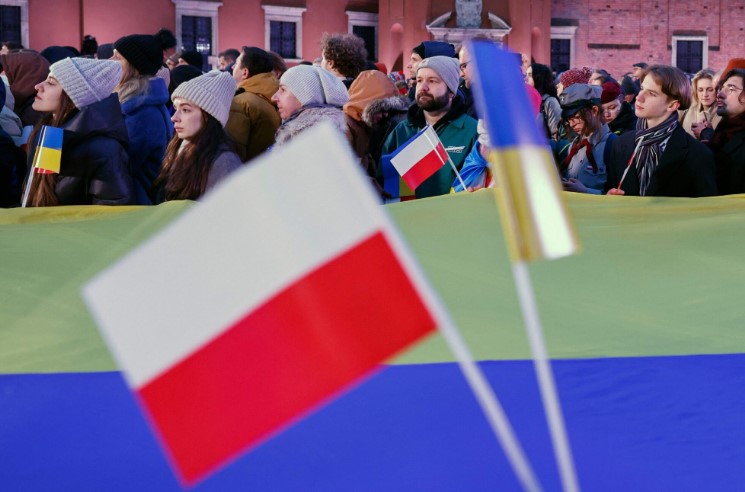 В Польше запустят приложение, которое будет автоматически проверять перемещение украинцев