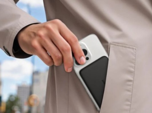 Anker випустила компактний пауербанк-"прилипалу" для iPhone