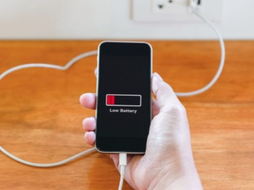 iOS 26 навчить iPhone краще заощаджувати заряд АКБ