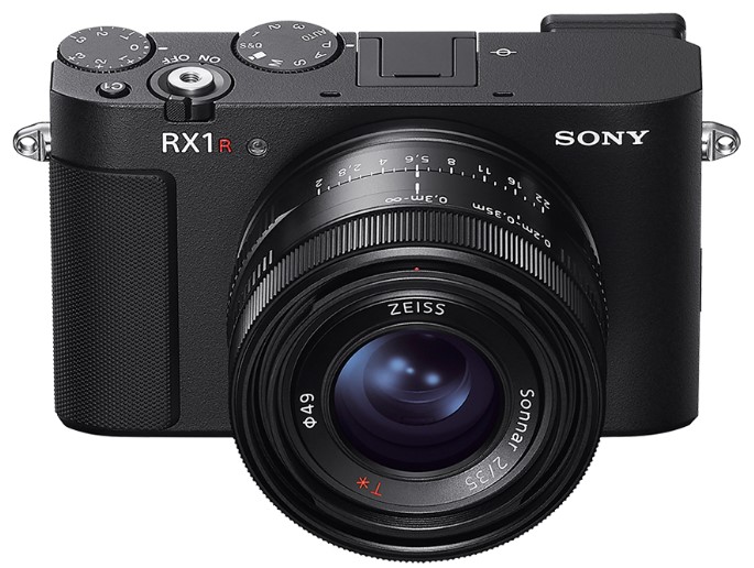 Sony випустила компактну повнокадрову камеру за $5099
