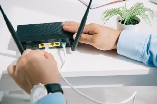 Потрібен лише звичайнісінький Wi-Fi роутер: вчені освоїли нову технологію відстежування людей
