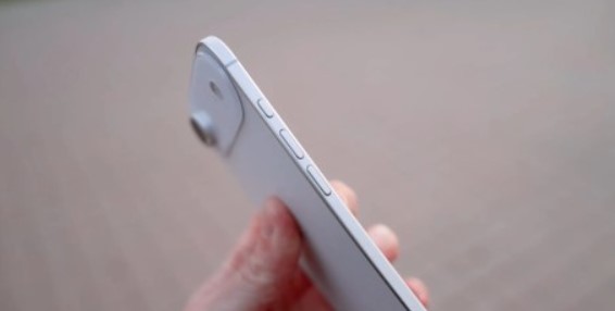 Названі головні відмінності iPhone 17 Air від базової версії