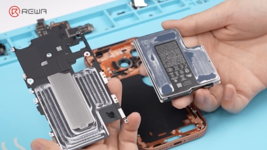 Новий iPhone 17 Pro вивчили зсередини