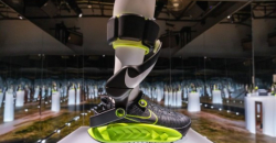 Нові роботизовані кросівки Nike роблять власника швидшим і сильнішим.